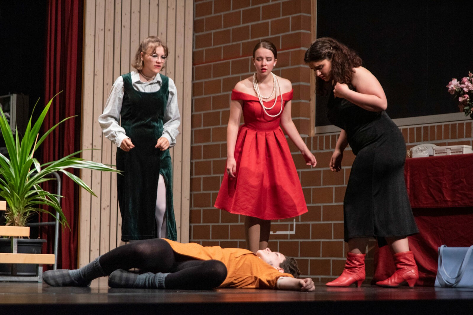 Theaterkritik: Catherine Deneuve in Schiers – französisches Flair auf der Bühne