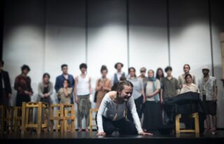 Theaterkritik: Göttliche Suche nach dem Guten