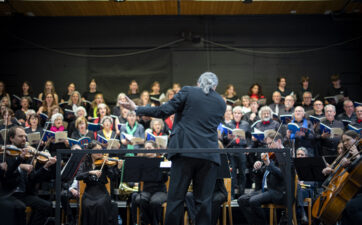 Der gemischte Chor der EMS Schiers zeigt zwei eindrückliche Werke